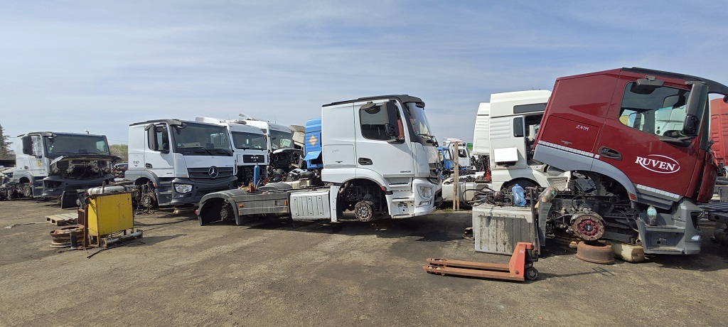 продавам части за мерцедес актрос евро 6 mp4 om470la actros 1843 автоморга Еленино