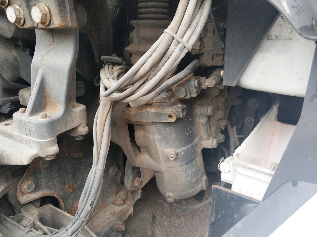 LS8 A9404604100 Actros Mercedes Power Steering Tubeles Serviz Avtomorga kamioni Elenino